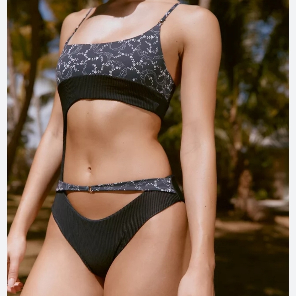 New!Frankie's Bikinis Blue Thea Ribbed One-Piece Swimsuit‎